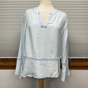 Fourteenth Place Light Blue Chambray and Lace Bell Sleeve Top Size Medium